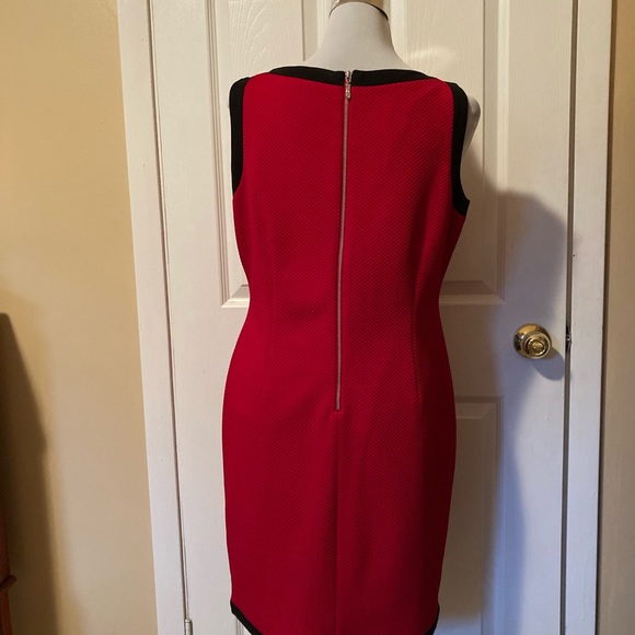 Red sleeveless dress, perfect for the Holidays! - Picture 4 of 9